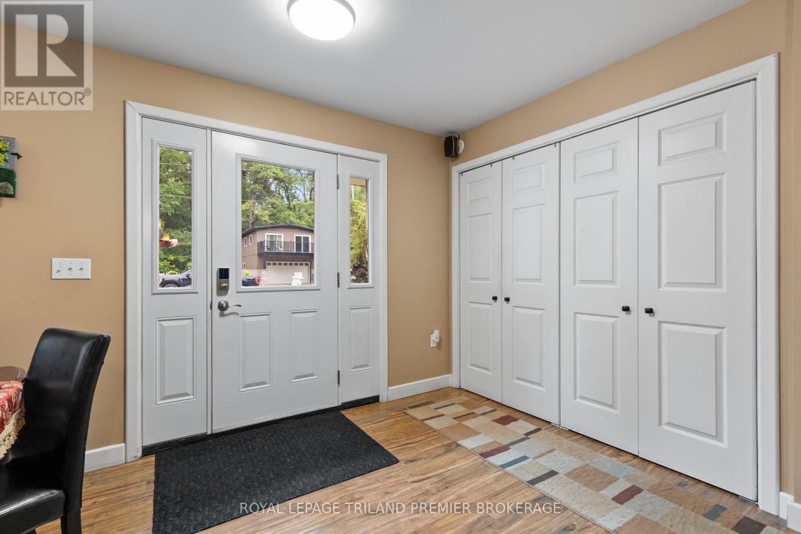 7710 Clayton Street, Lambton Shores, Ontario  N0M 2L0 - Photo 3 - X12428870