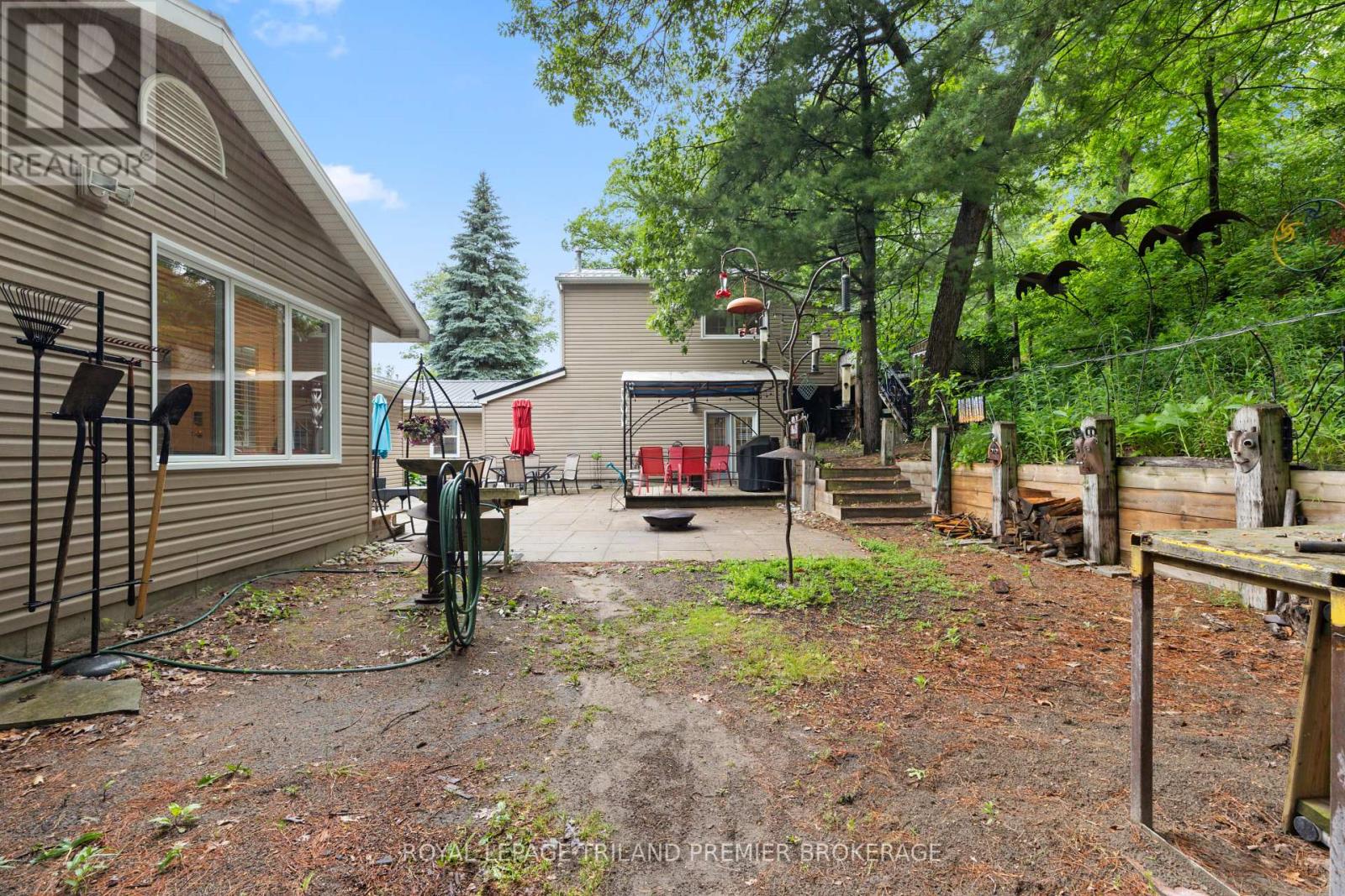 7710 Clayton Street, Lambton Shores, Ontario  N0M 2L0 - Photo 43 - X12428870