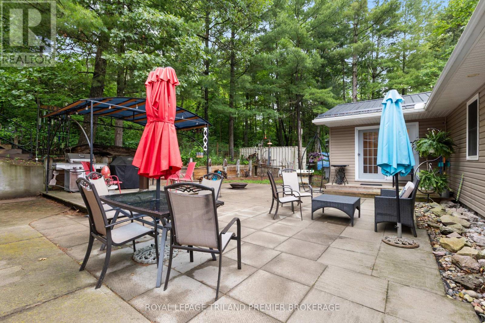 7710 Clayton Street, Lambton Shores, Ontario  N0M 2L0 - Photo 44 - X12428870