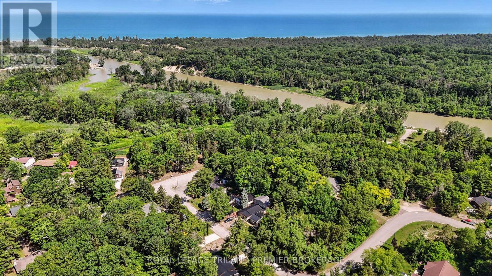7710 Clayton Street, Lambton Shores, Ontario  N0M 2L0 - Photo 49 - X12428870