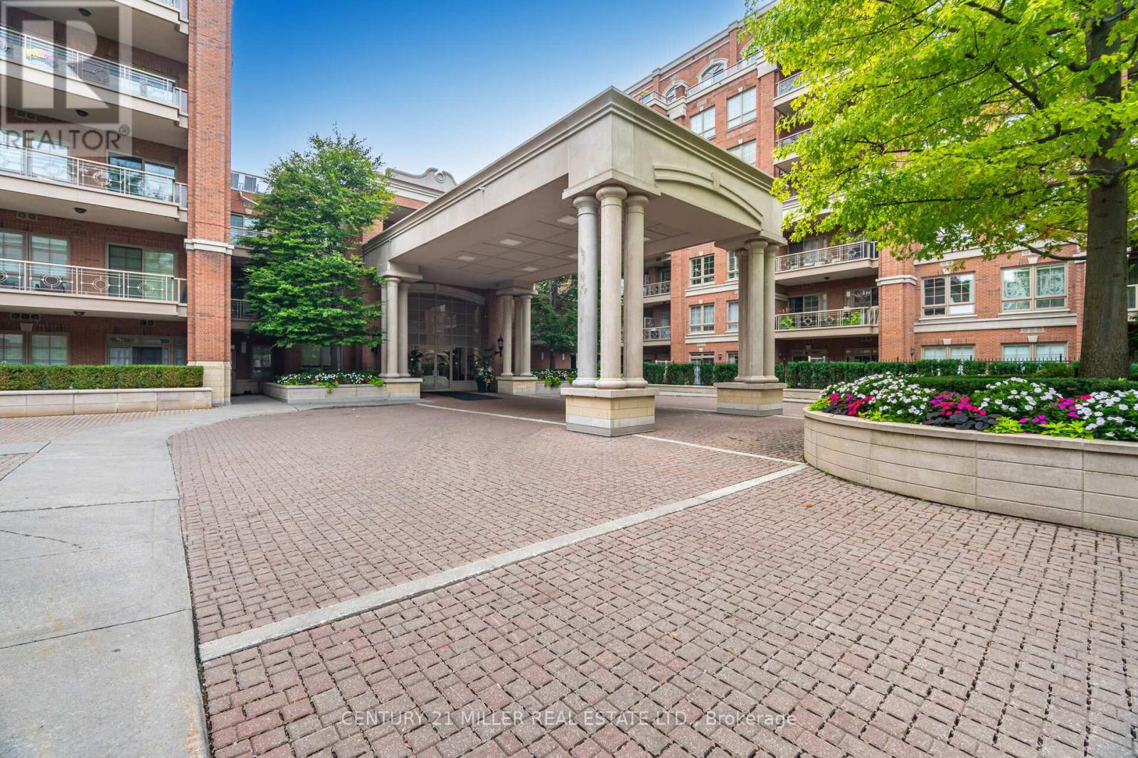 515 - 21 BURKEBROOK PLACE, Toronto, Ontario