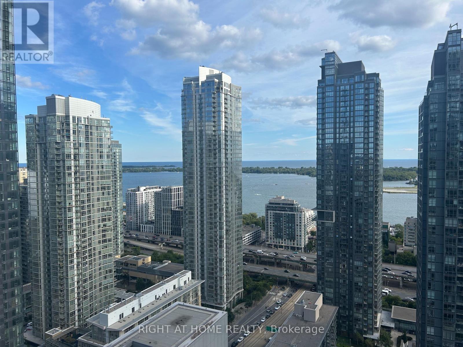 3702 - 25 Telegram Mews, Toronto, Ontario  M5V 3Z1 - Photo 12 - C12428683