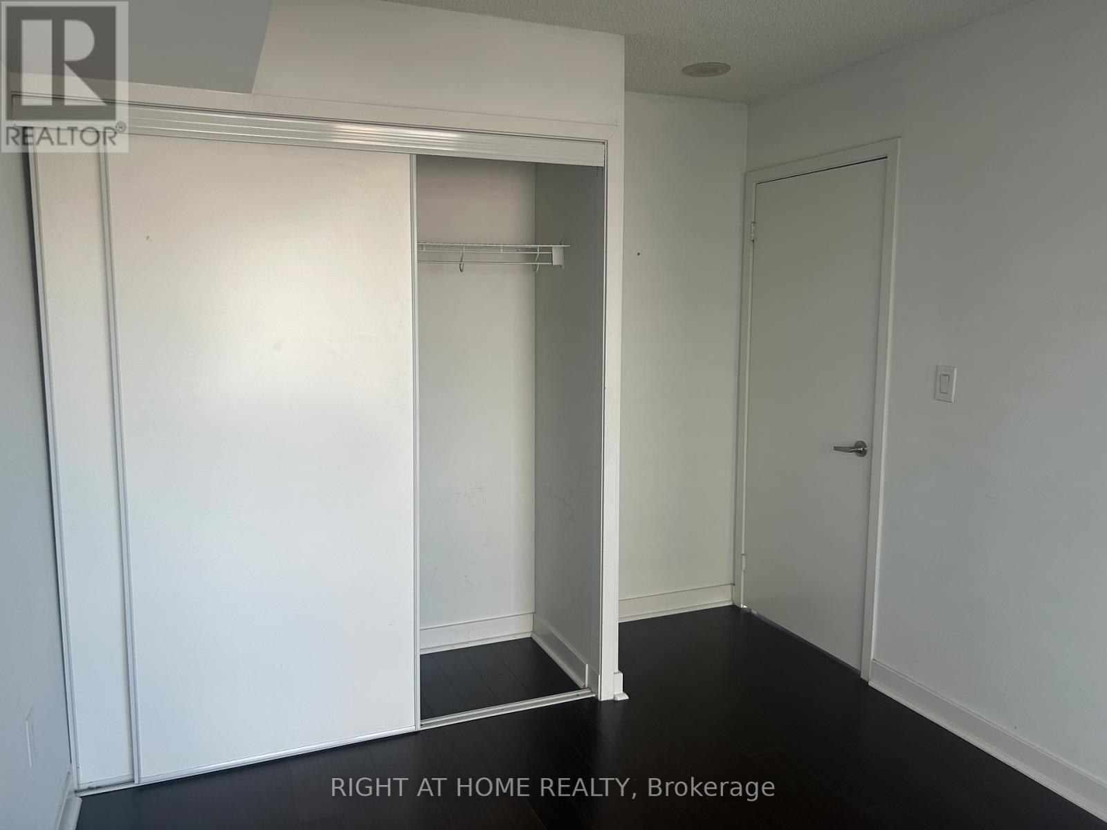 3702 - 25 Telegram Mews, Toronto, Ontario  M5V 3Z1 - Photo 29 - C12428683