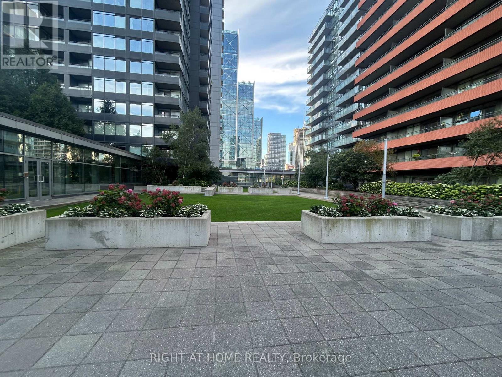 3702 - 25 Telegram Mews, Toronto, Ontario  M5V 3Z1 - Photo 35 - C12428683