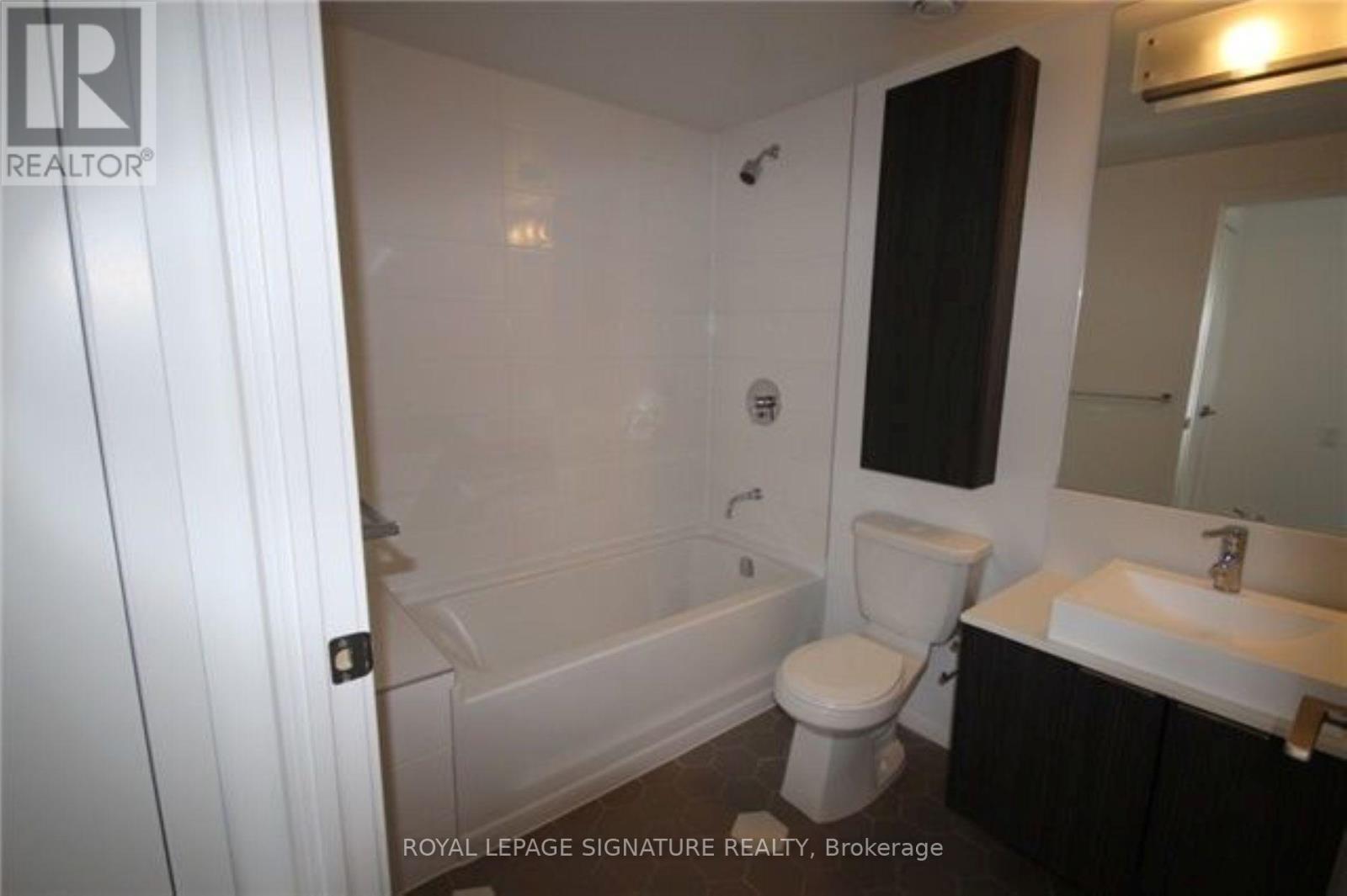 907 - 68 Shuter Street, Toronto, Ontario  M5B 1B4 - Photo 4 - C12428766