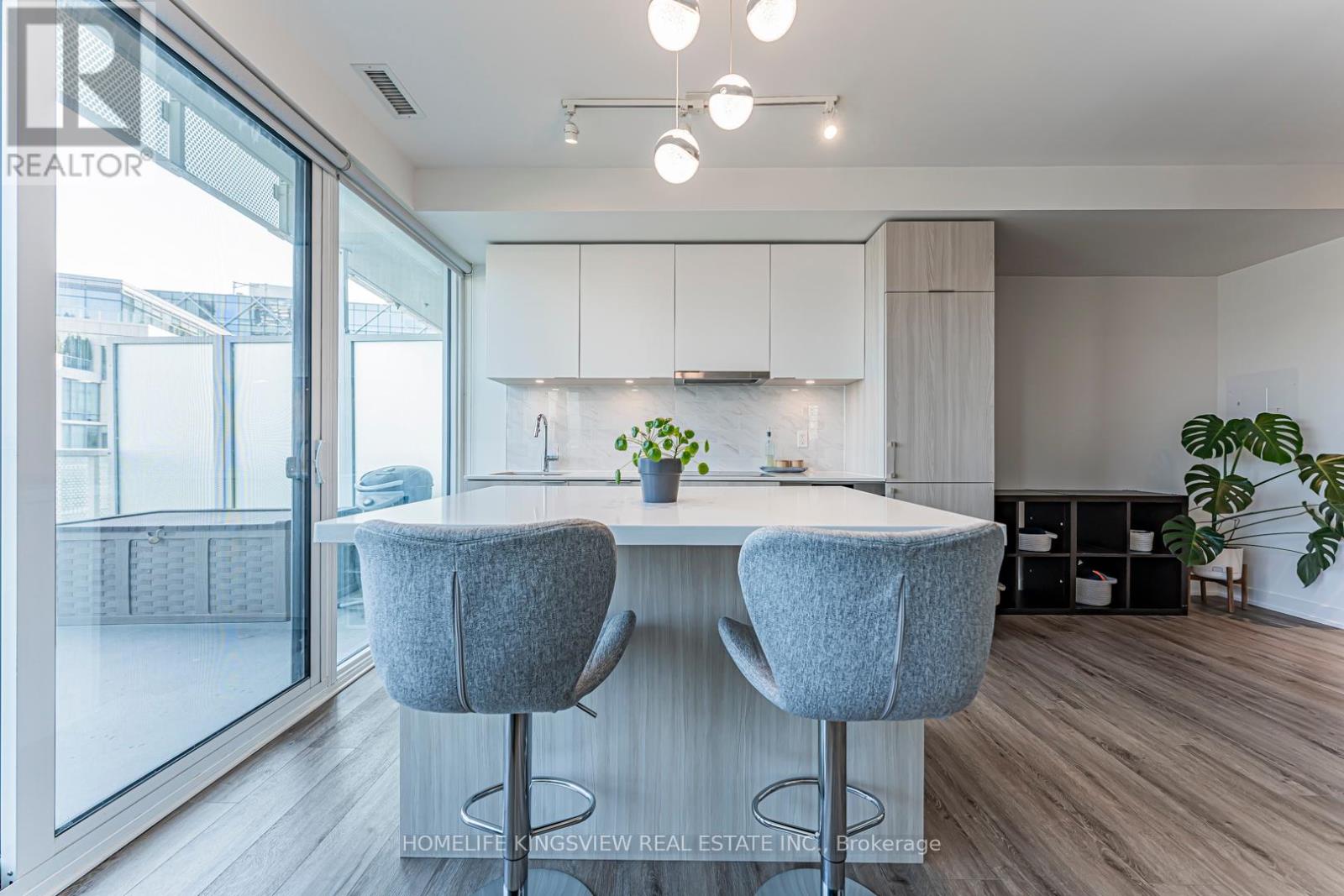 923 - 15 Queens Quay E, Toronto, Ontario  M5E 0C5 - Photo 10 - C12428802