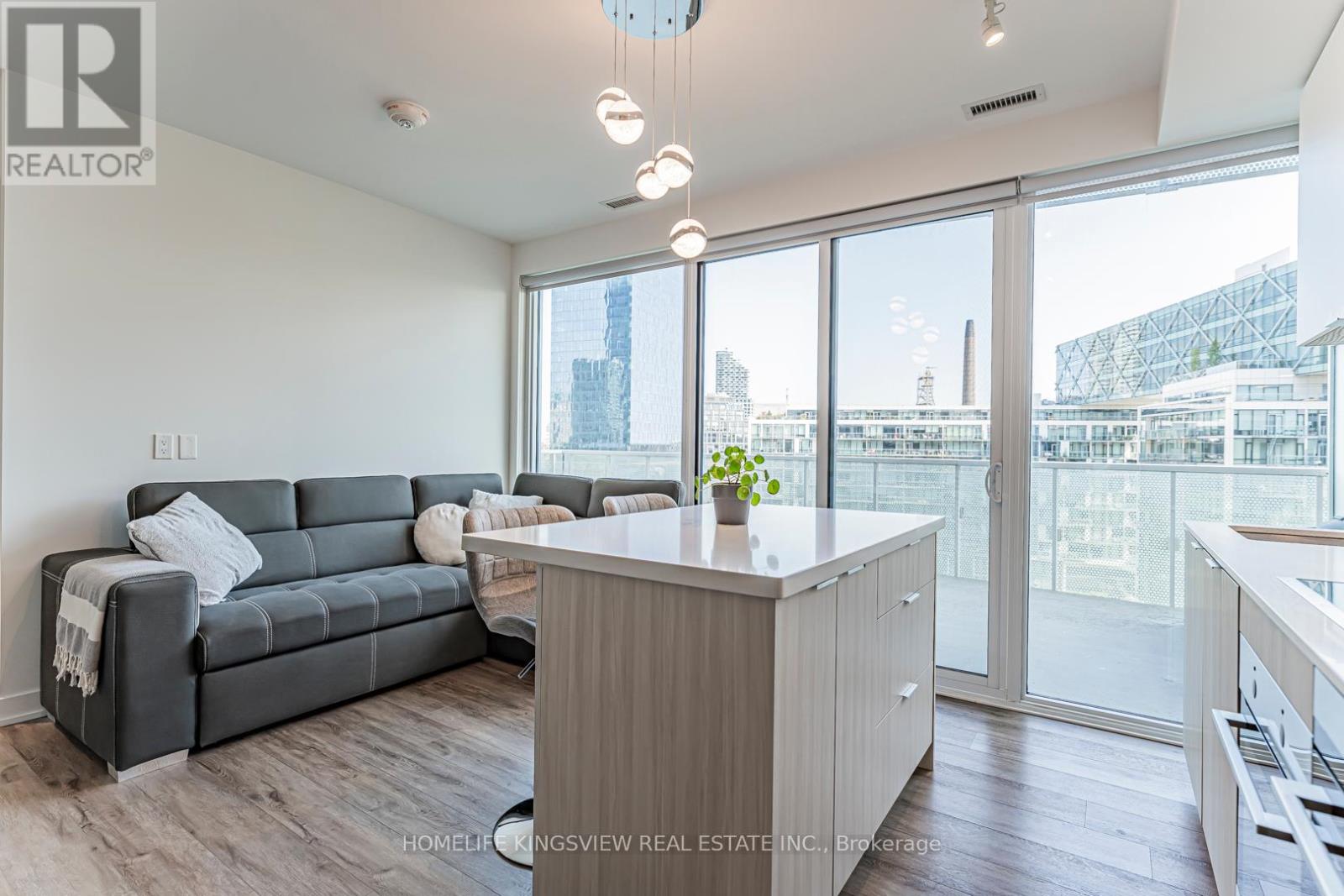 923 - 15 Queens Quay E, Toronto, Ontario  M5E 0C5 - Photo 17 - C12428802