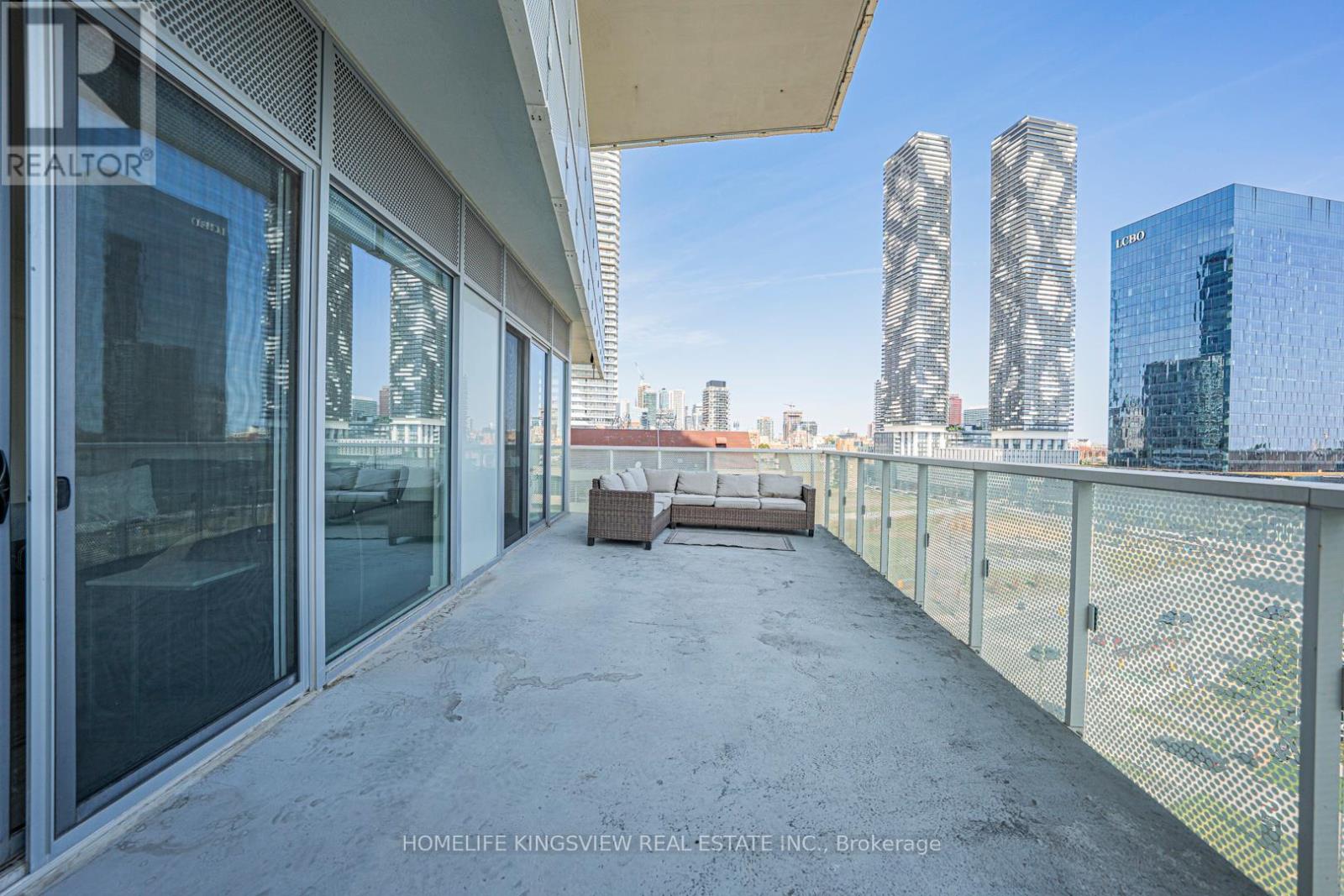 923 - 15 Queens Quay E, Toronto, Ontario  M5E 0C5 - Photo 37 - C12428802