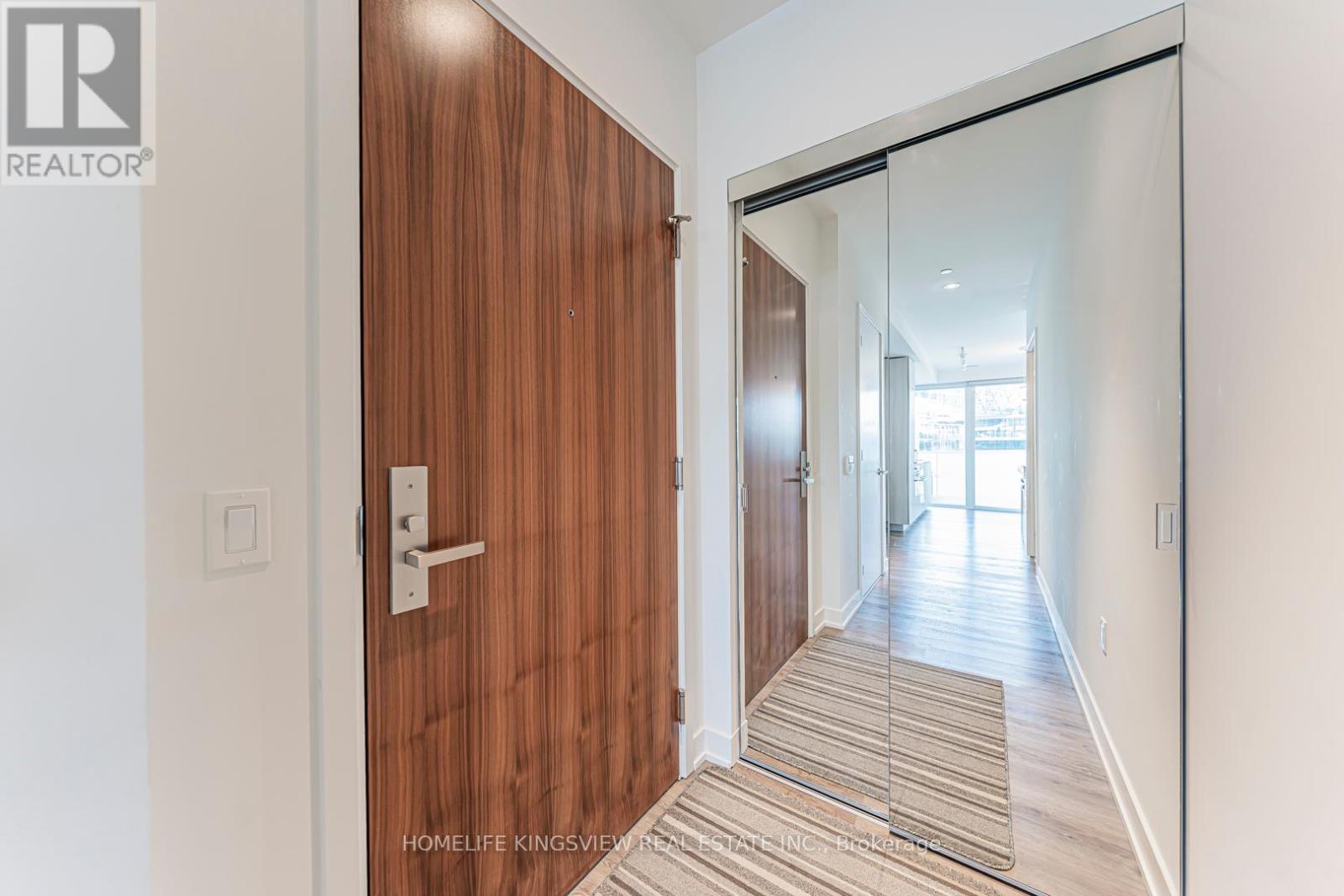 923 - 15 Queens Quay E, Toronto, Ontario  M5E 0C5 - Photo 4 - C12428802