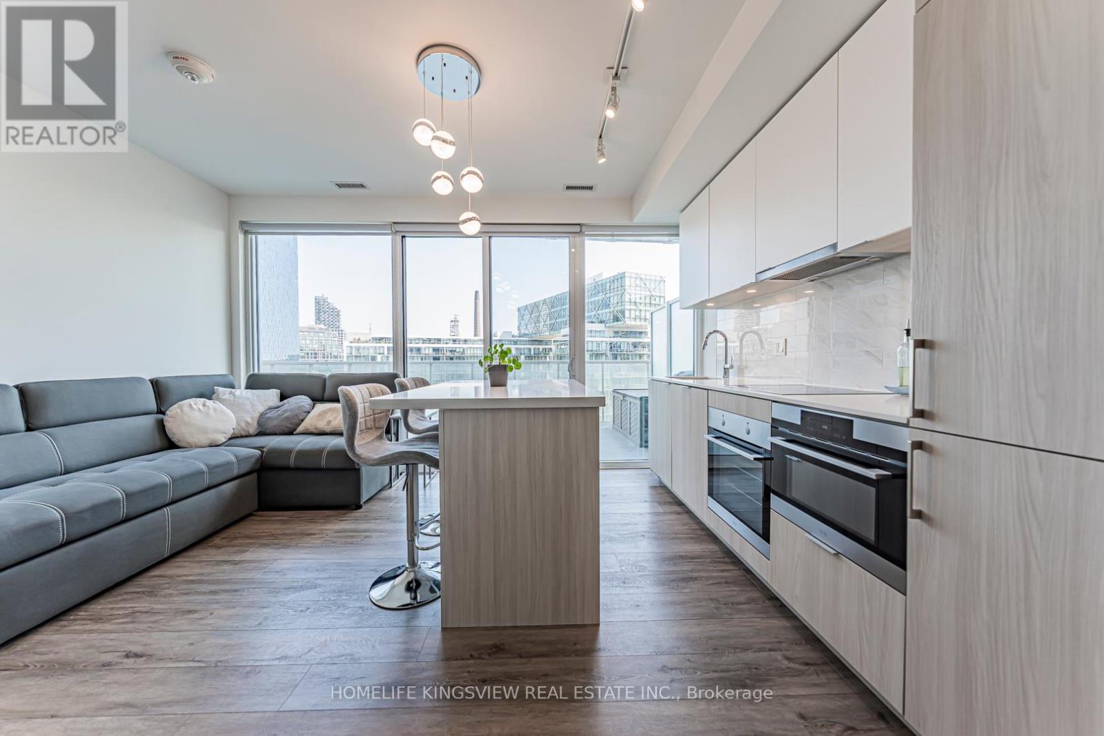 923 - 15 Queens Quay E, Toronto, Ontario  M5E 0C5 - Photo 8 - C12428802