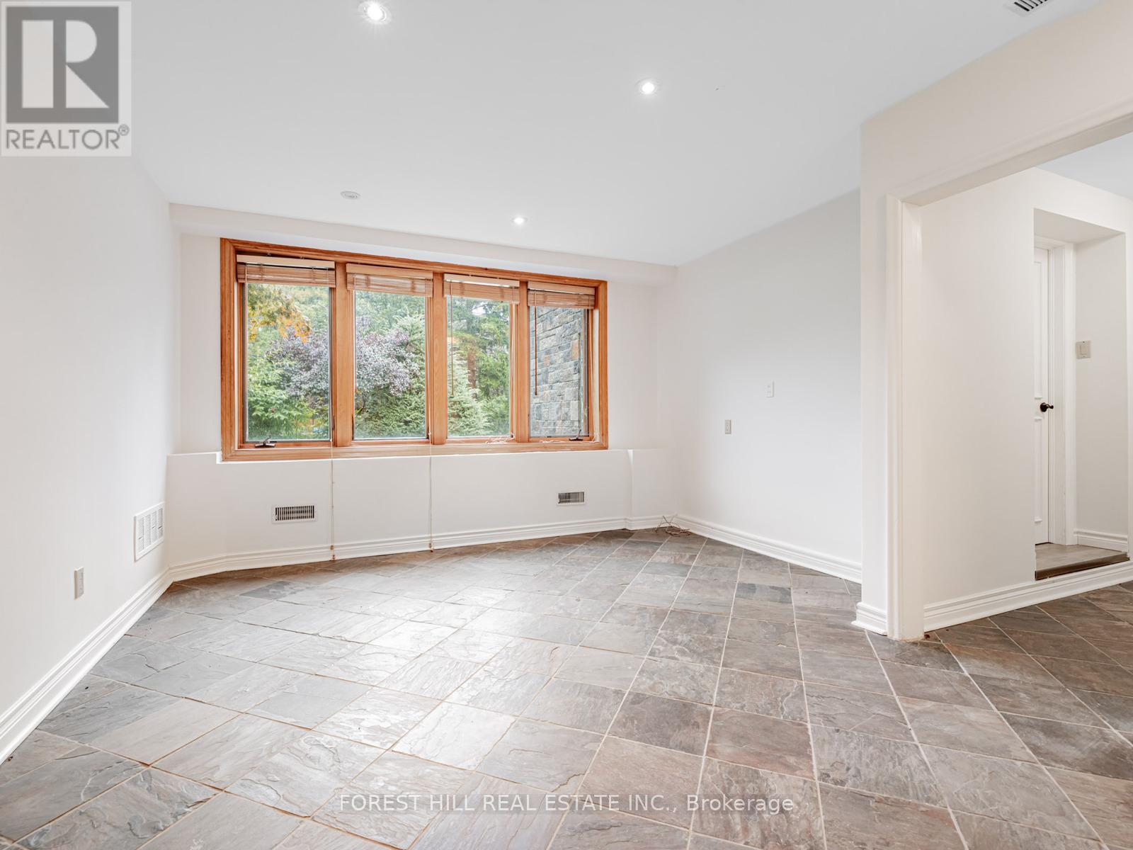 54 Plymbridge Road, Toronto, Ontario  M2P 1A3 - Photo 16 - C12428818