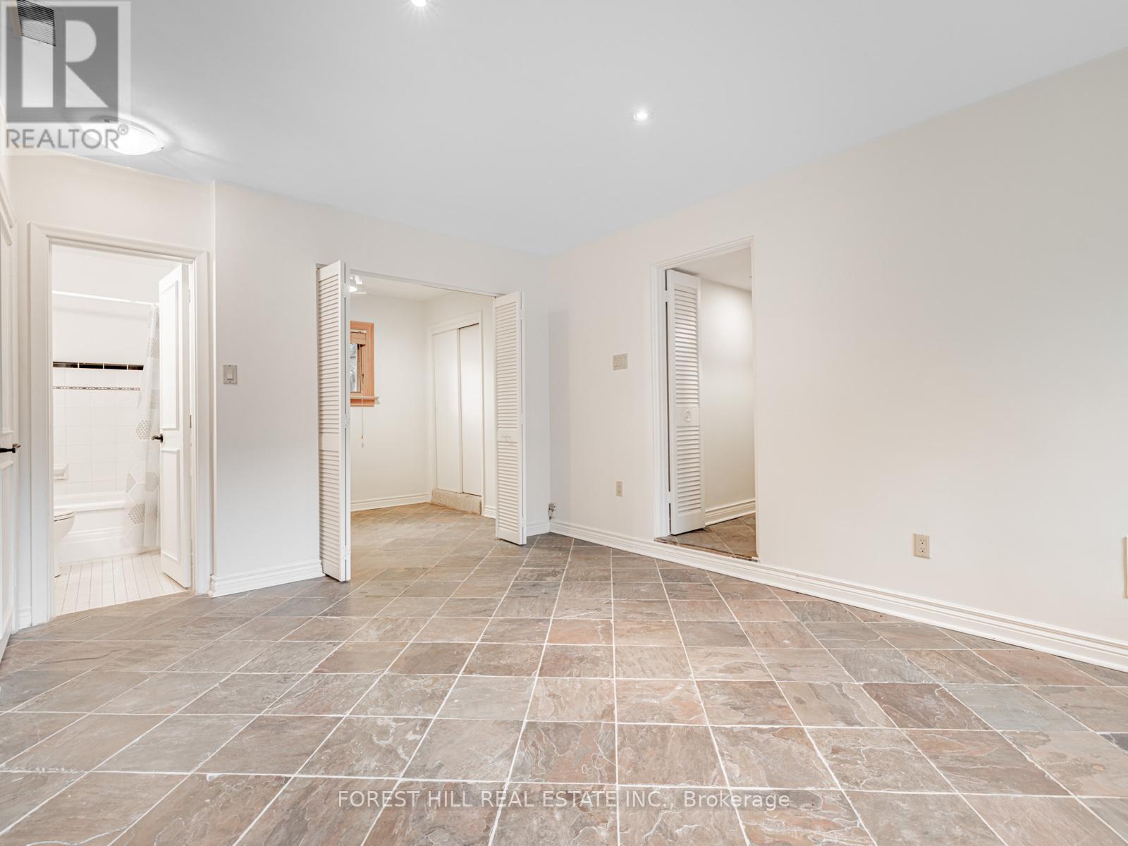 54 Plymbridge Road, Toronto, Ontario  M2P 1A3 - Photo 17 - C12428818