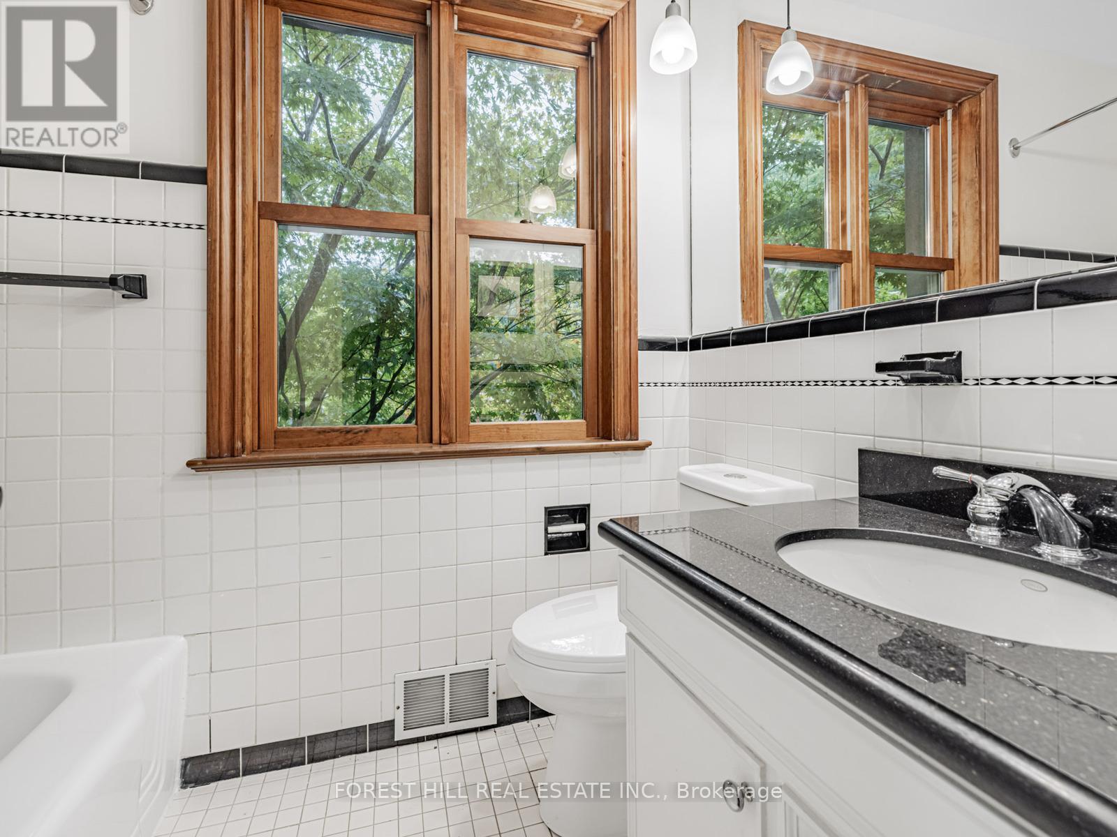 54 Plymbridge Road, Toronto, Ontario  M2P 1A3 - Photo 19 - C12428818