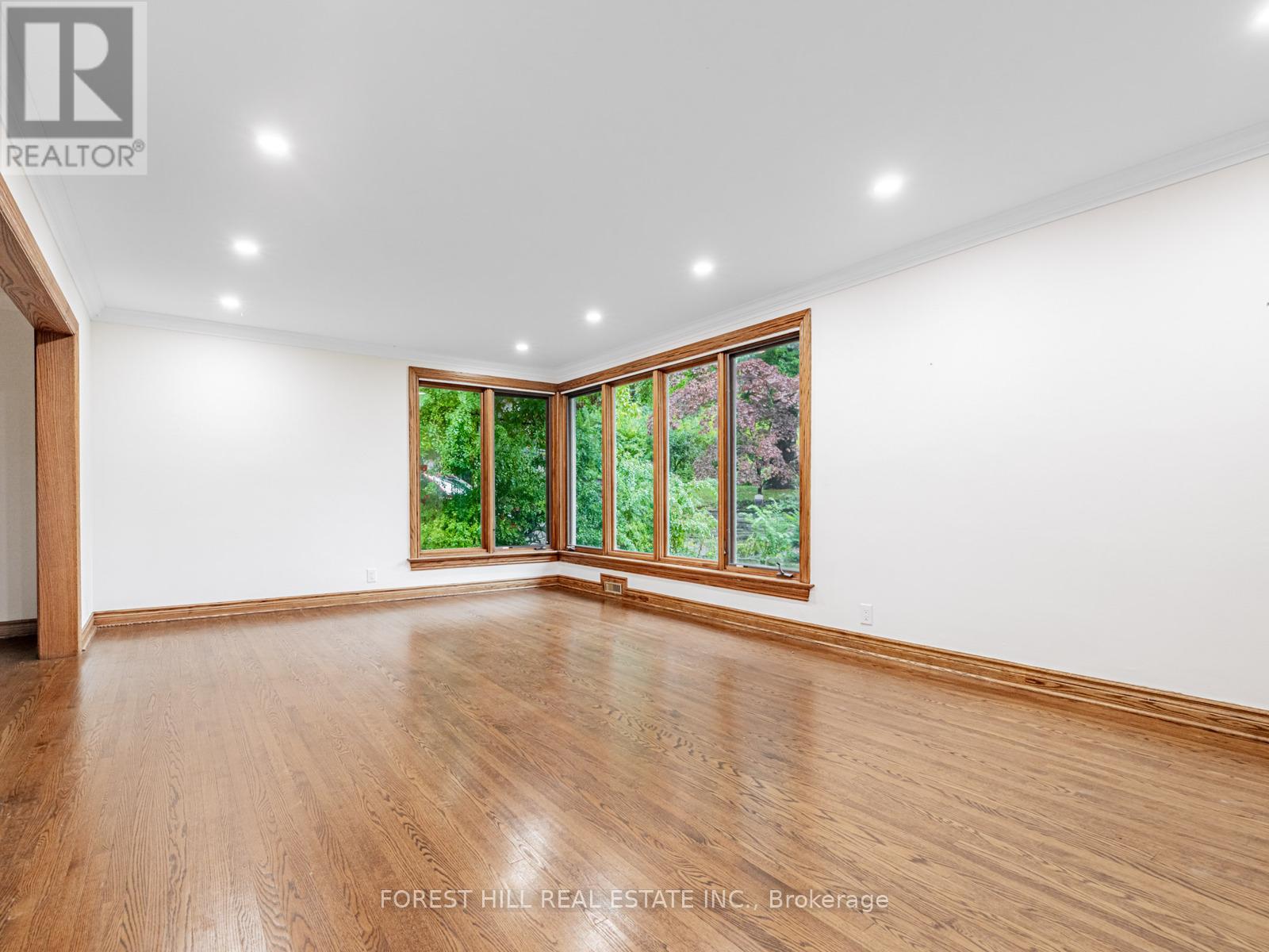 54 Plymbridge Road, Toronto, Ontario  M2P 1A3 - Photo 4 - C12428818