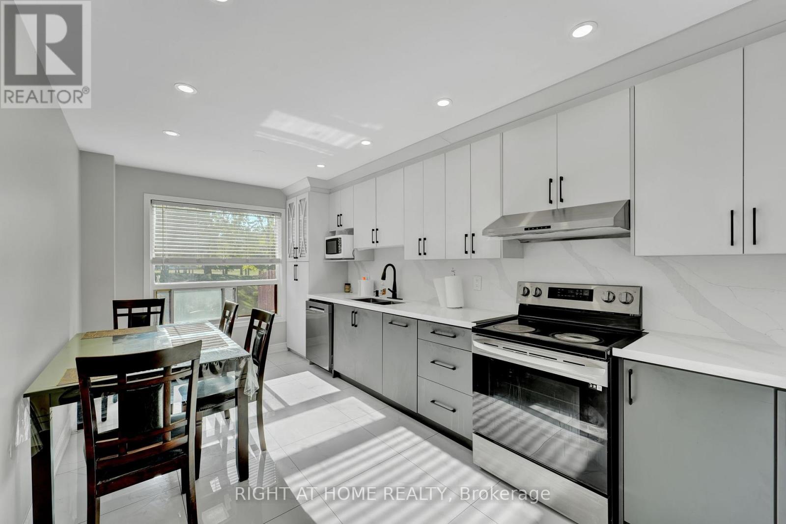 105 Hupfield Trail, Toronto, Ontario  M1B 4R5 - Photo 12 - E12428817