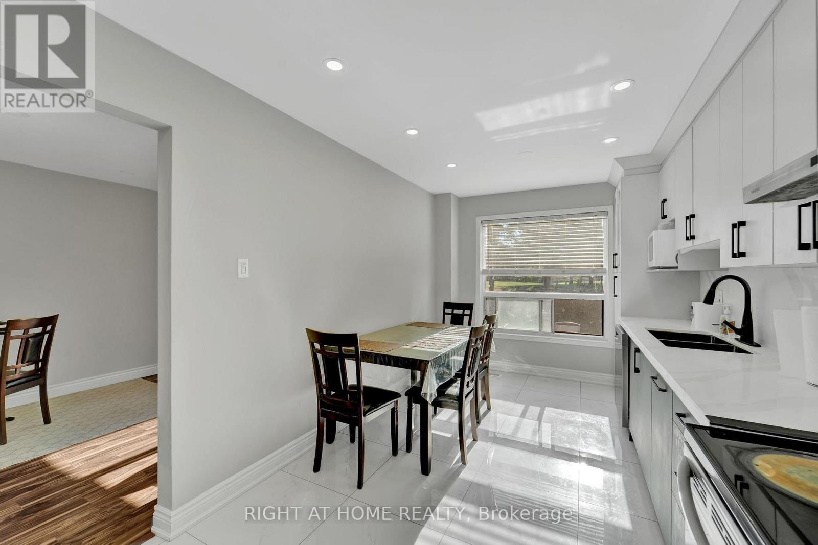 105 Hupfield Trail, Toronto, Ontario  M1B 4R5 - Photo 13 - E12428817
