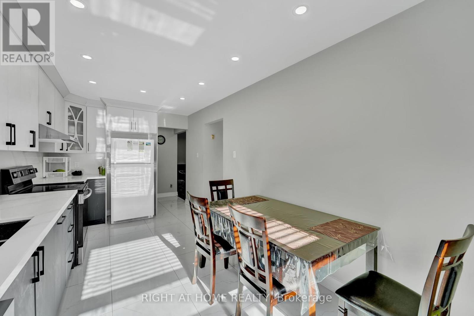 105 Hupfield Trail, Toronto, Ontario  M1B 4R5 - Photo 16 - E12428817
