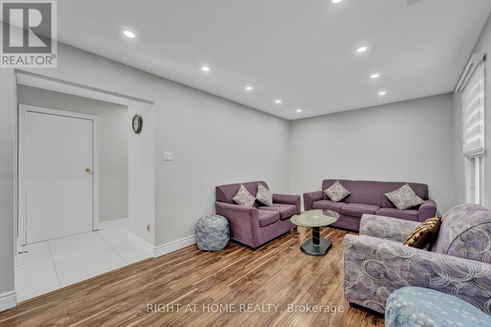 105 Hupfield Trail, Toronto, Ontario  M1B 4R5 - Photo 7 - E12428817