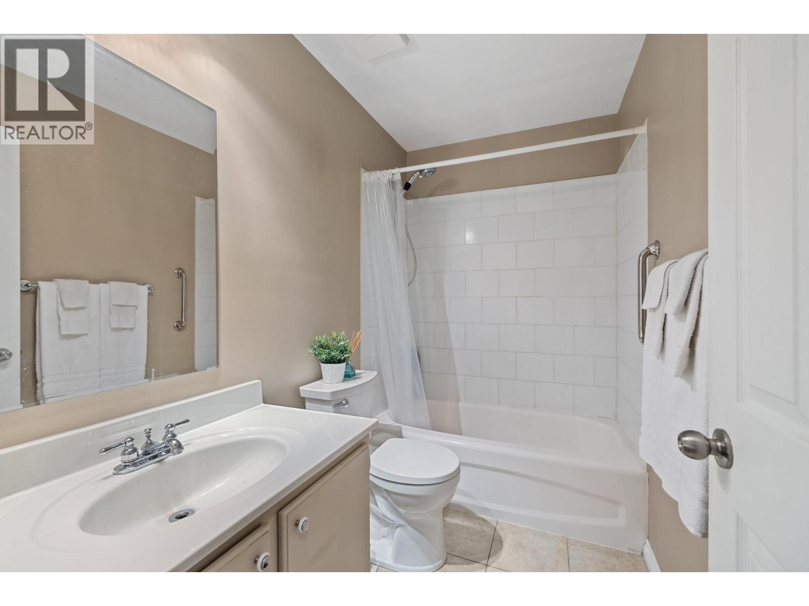 975 Neptune Road Kelowna Photo 11