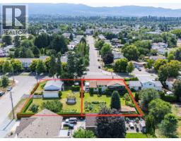 1090 Houghton Road, kelowna, British Columbia