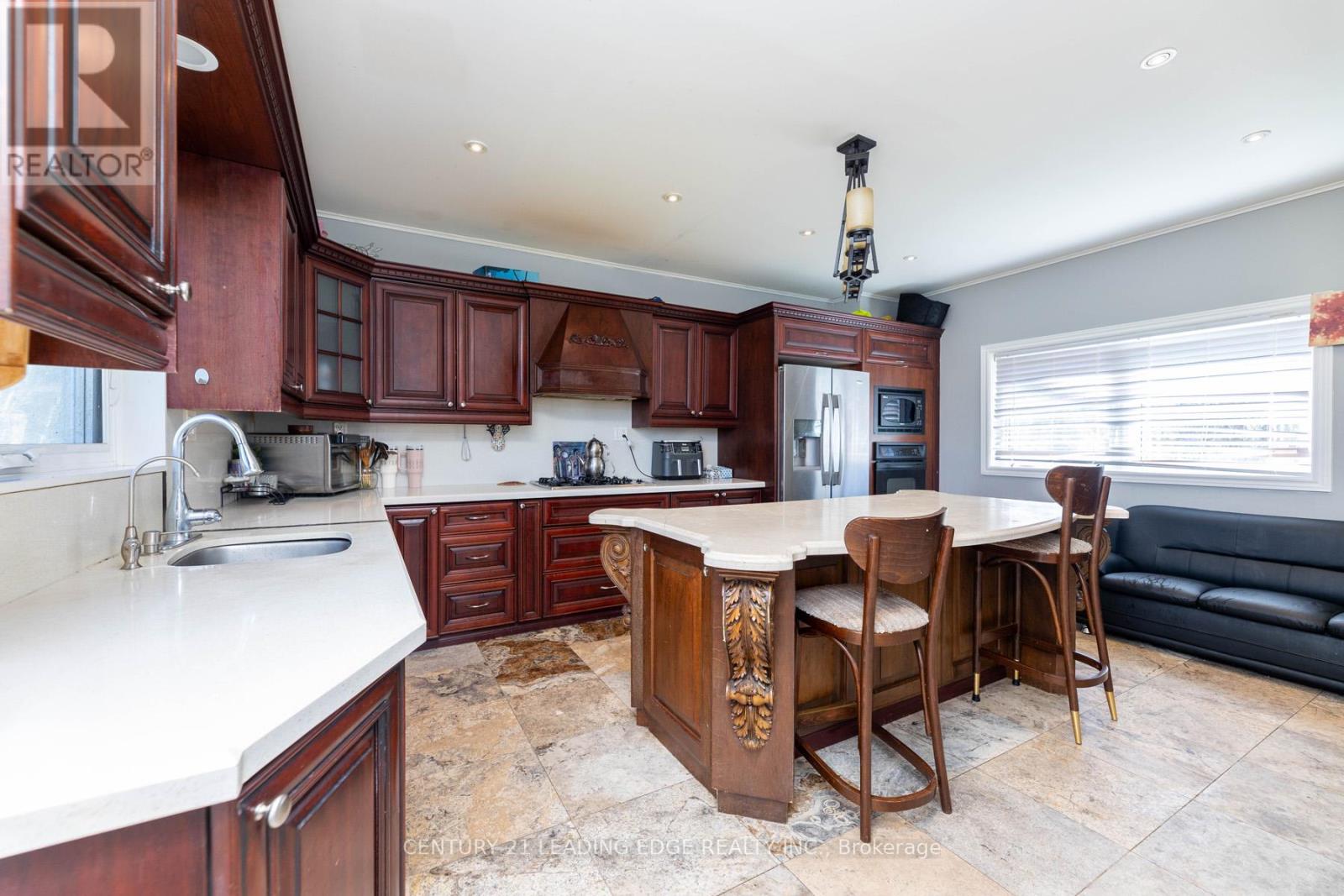13286 Dufferin Street, King, Ontario  L7B 1K5 - Photo 16 - N12428682