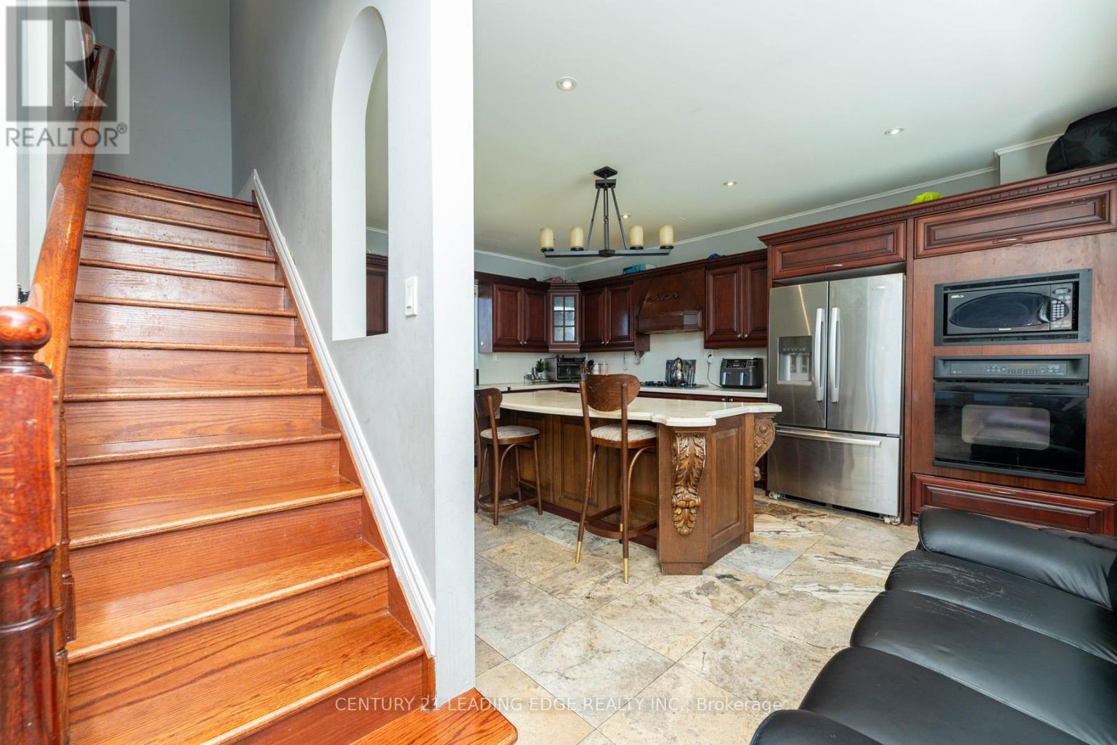 13286 Dufferin Street, King, Ontario  L7B 1K5 - Photo 21 - N12428682