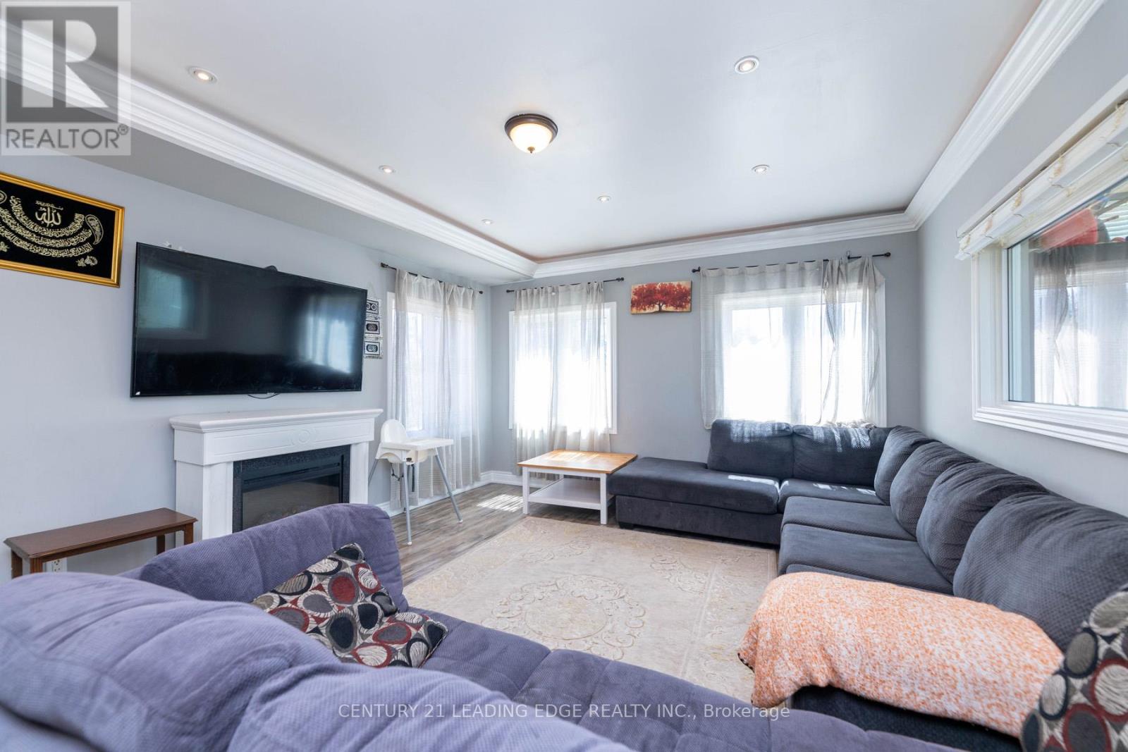 13286 Dufferin Street, King, Ontario  L7B 1K5 - Photo 6 - N12428682