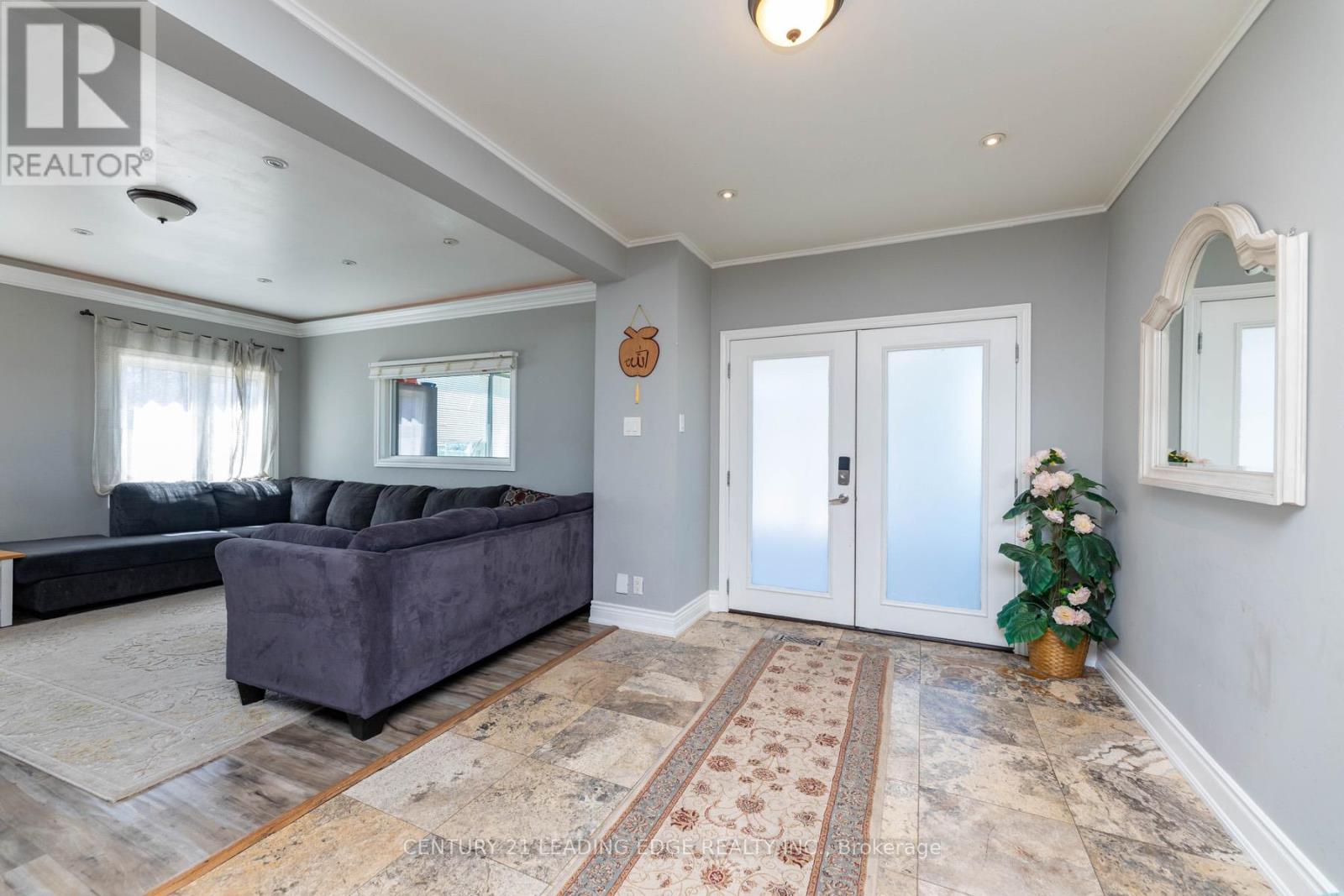 13286 Dufferin Street, King, Ontario  L7B 1K5 - Photo 7 - N12428682