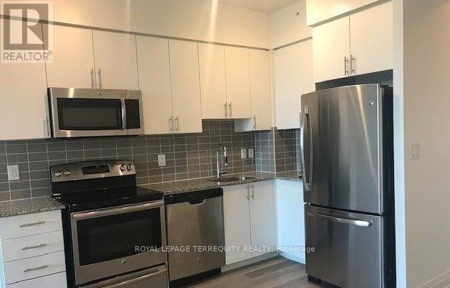 1710 - 7165 Yonge Street, Markham, Ontario  L3T 0C9 - Photo 2 - N12428690