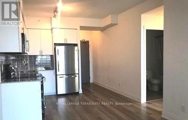 1710 - 7165 Yonge Street, Markham, Ontario  L3T 0C9 - Photo 3 - N12428690