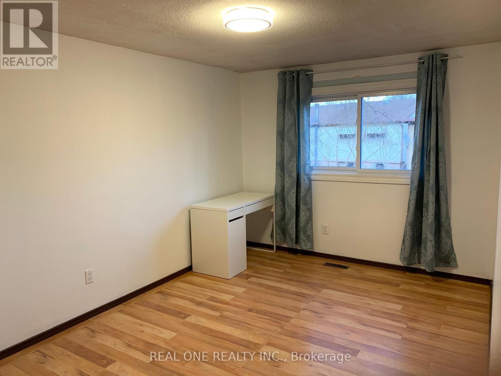 37 Middleton Court, Markham, Ontario  L3R 3G6 - Photo 10 - N12428703