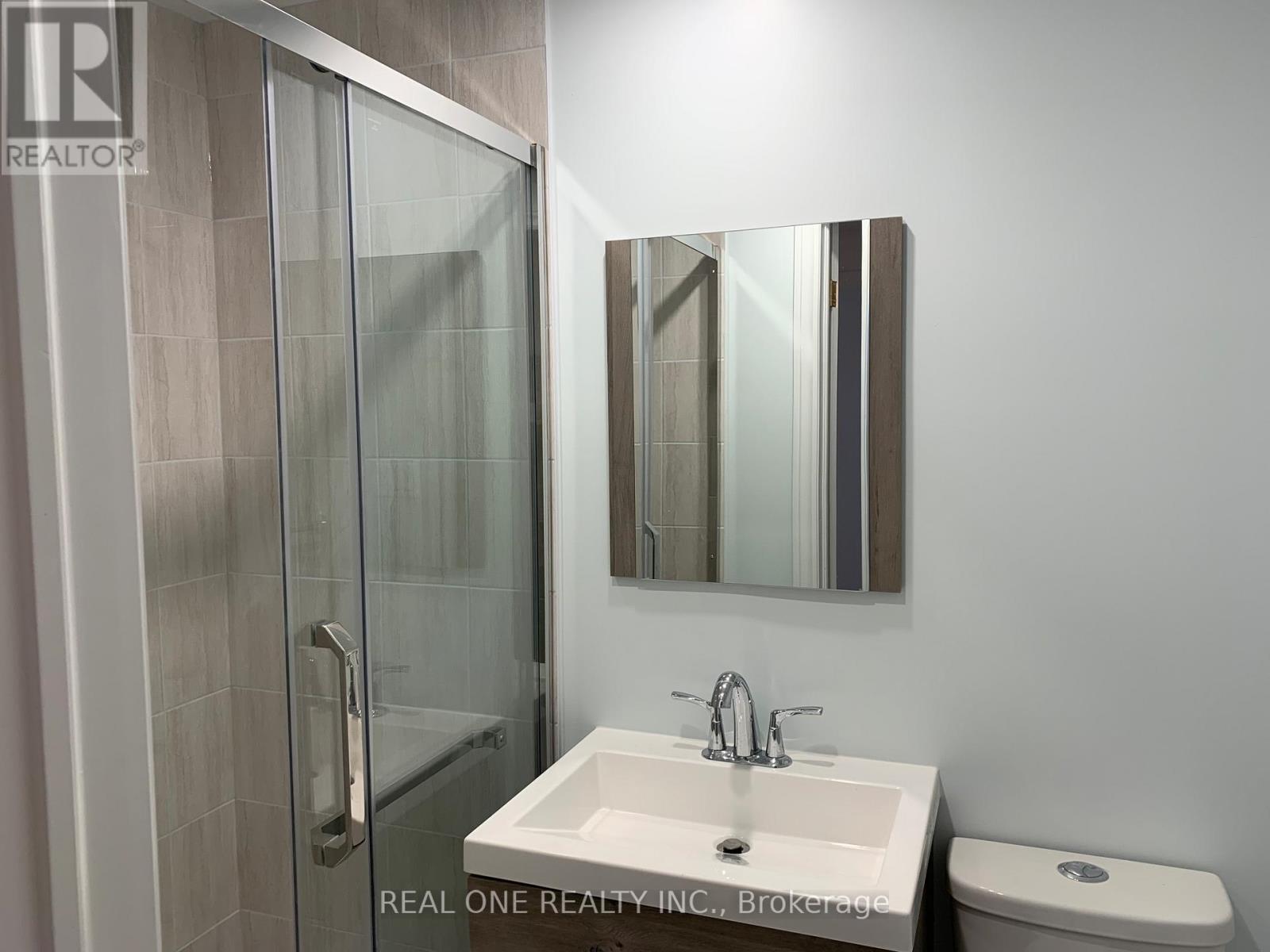 37 Middleton Court, Markham, Ontario  L3R 3G6 - Photo 11 - N12428703