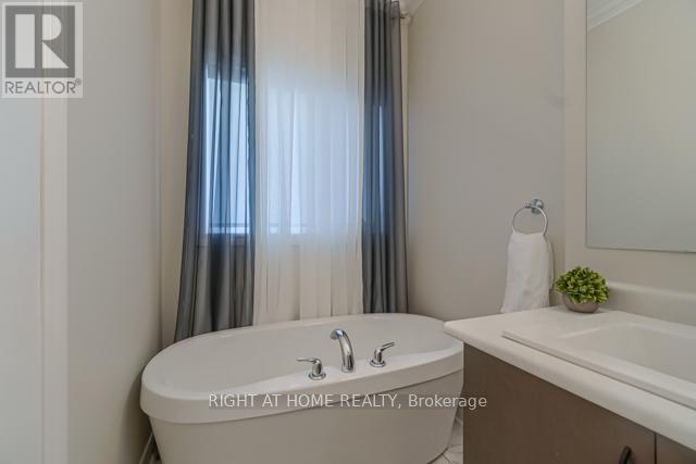 12 Laskin Drive, Vaughan, Ontario  L6A 5A4 - Photo 23 - N12428723