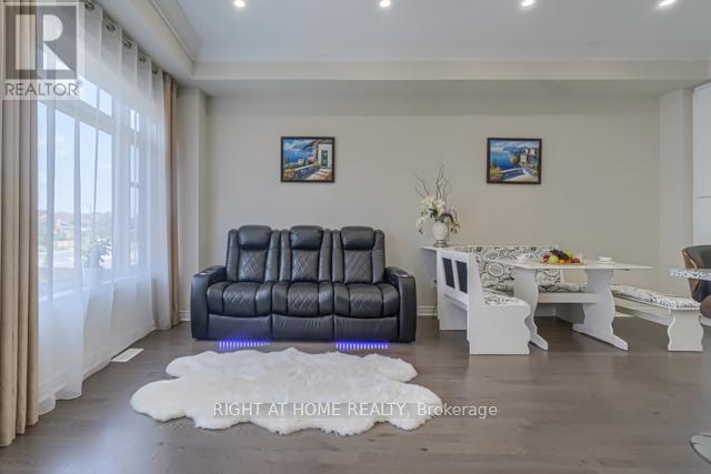12 Laskin Drive, Vaughan, Ontario  L6A 5A4 - Photo 4 - N12428723