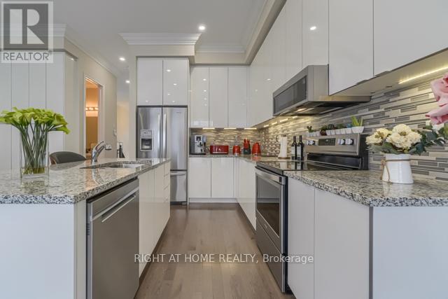 12 Laskin Drive, Vaughan, Ontario  L6A 5A4 - Photo 8 - N12428723