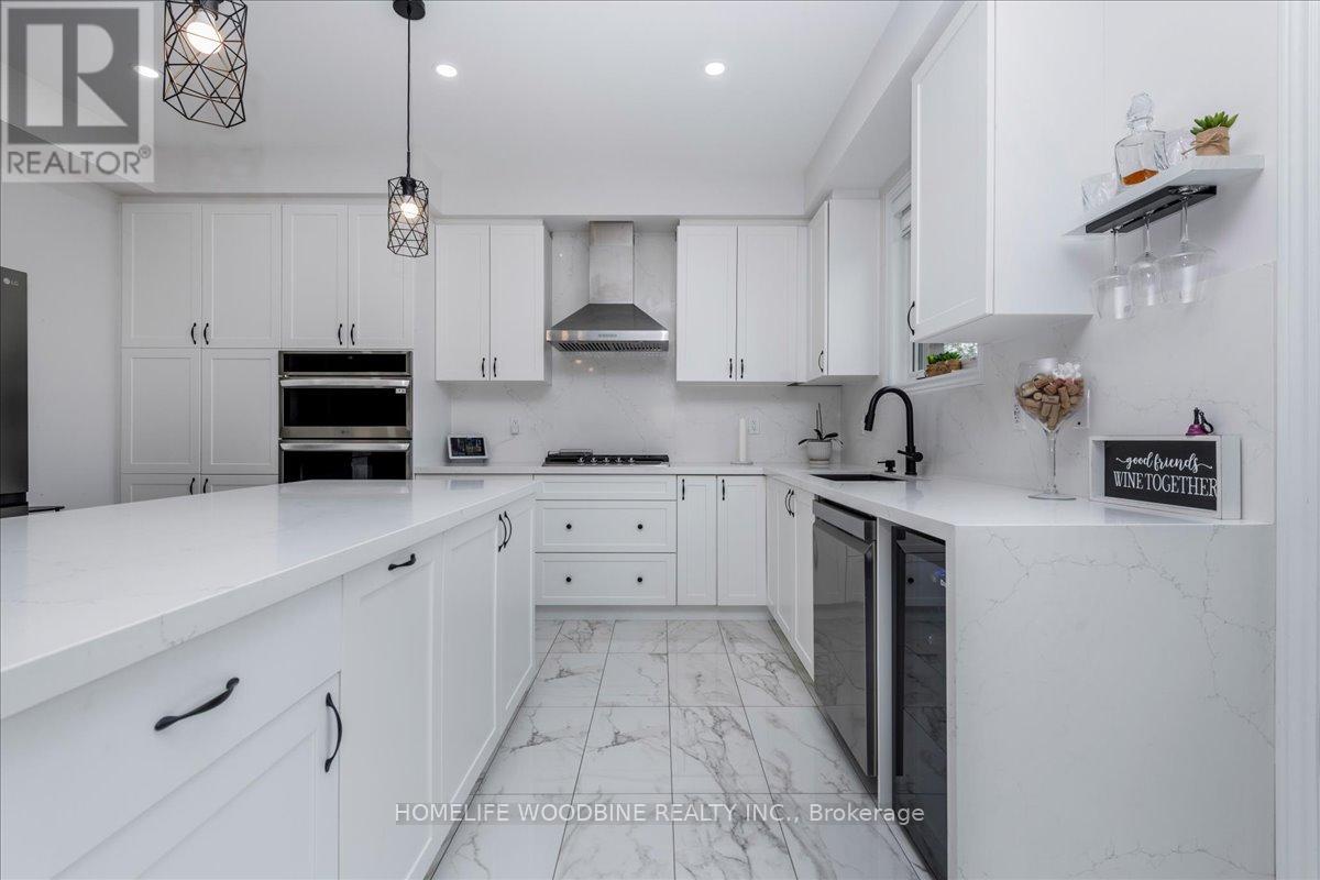 21 Wakefield Boulevard, Essa, Ontario  L3W 0L7 - Photo 10 - N12428725