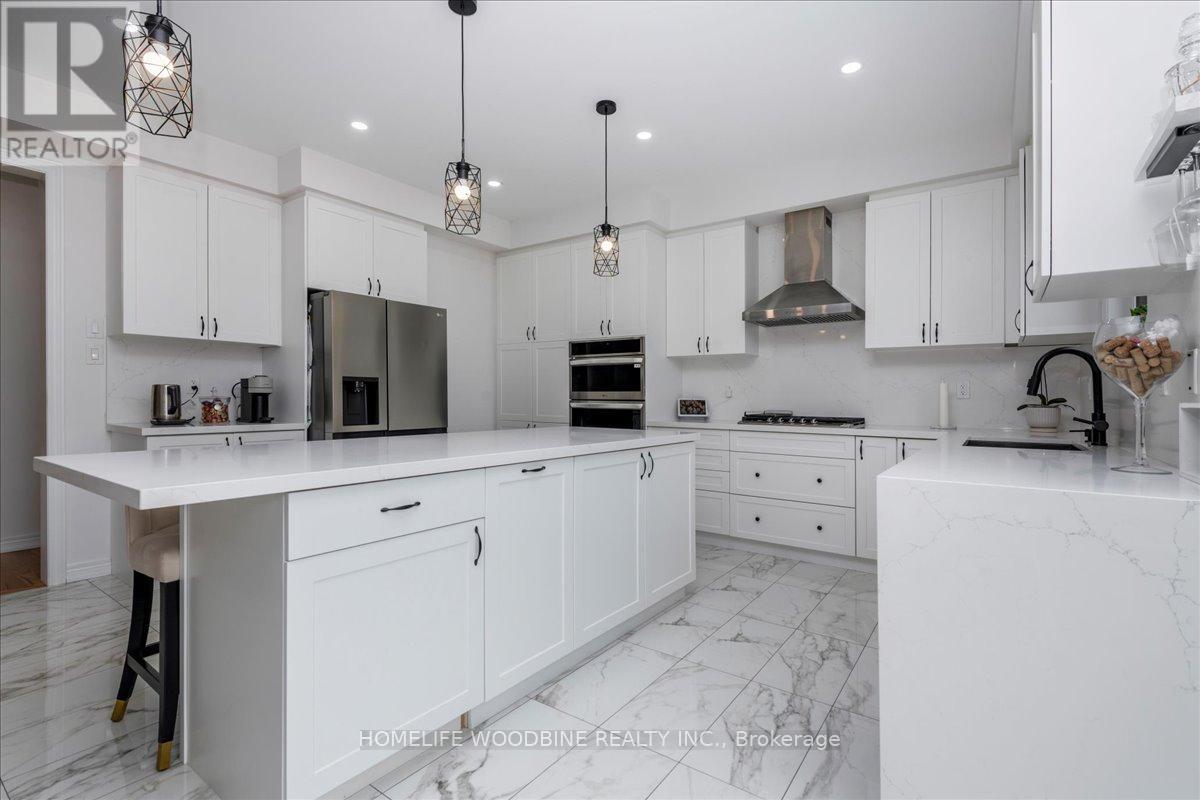 21 Wakefield Boulevard, Essa, Ontario  L3W 0L7 - Photo 11 - N12428725
