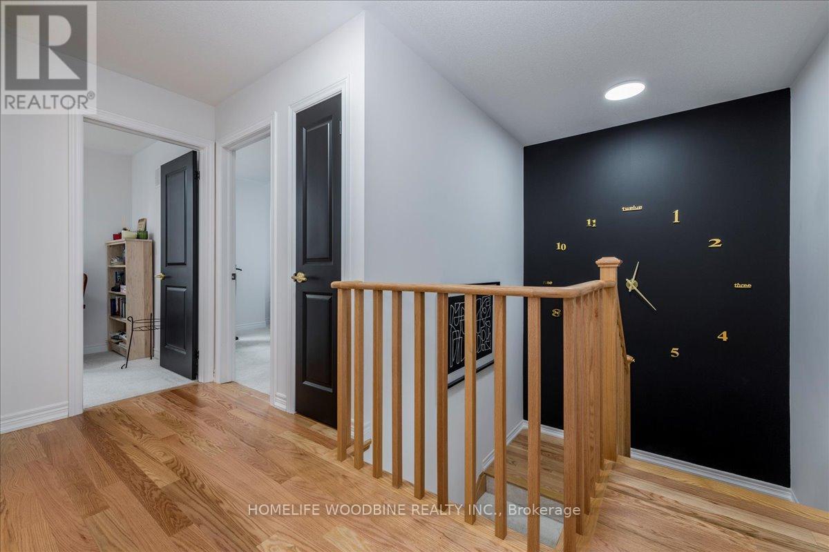 21 Wakefield Boulevard, Essa, Ontario  L3W 0L7 - Photo 14 - N12428725