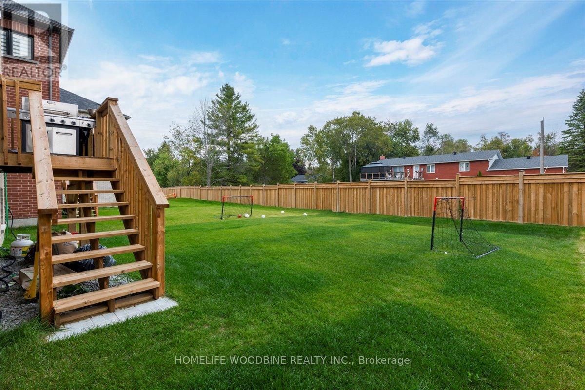 21 Wakefield Boulevard, Essa, Ontario  L3W 0L7 - Photo 25 - N12428725