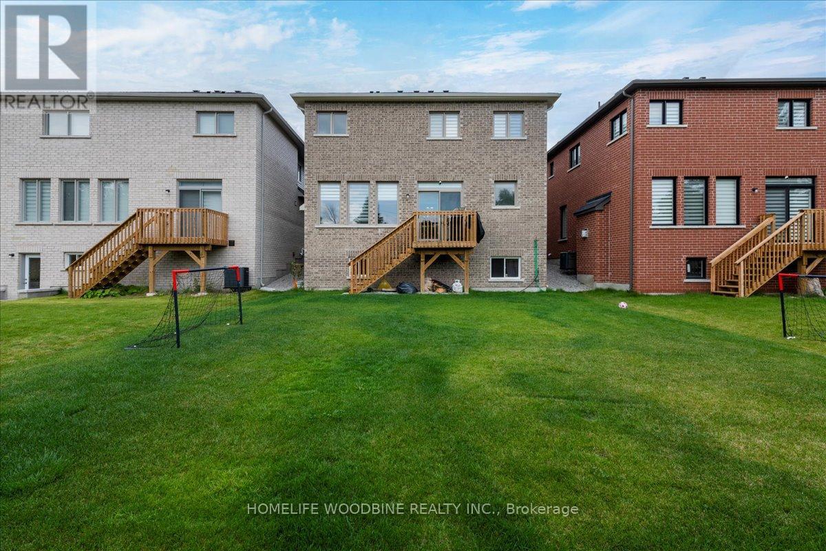 21 Wakefield Boulevard, Essa, Ontario  L3W 0L7 - Photo 26 - N12428725