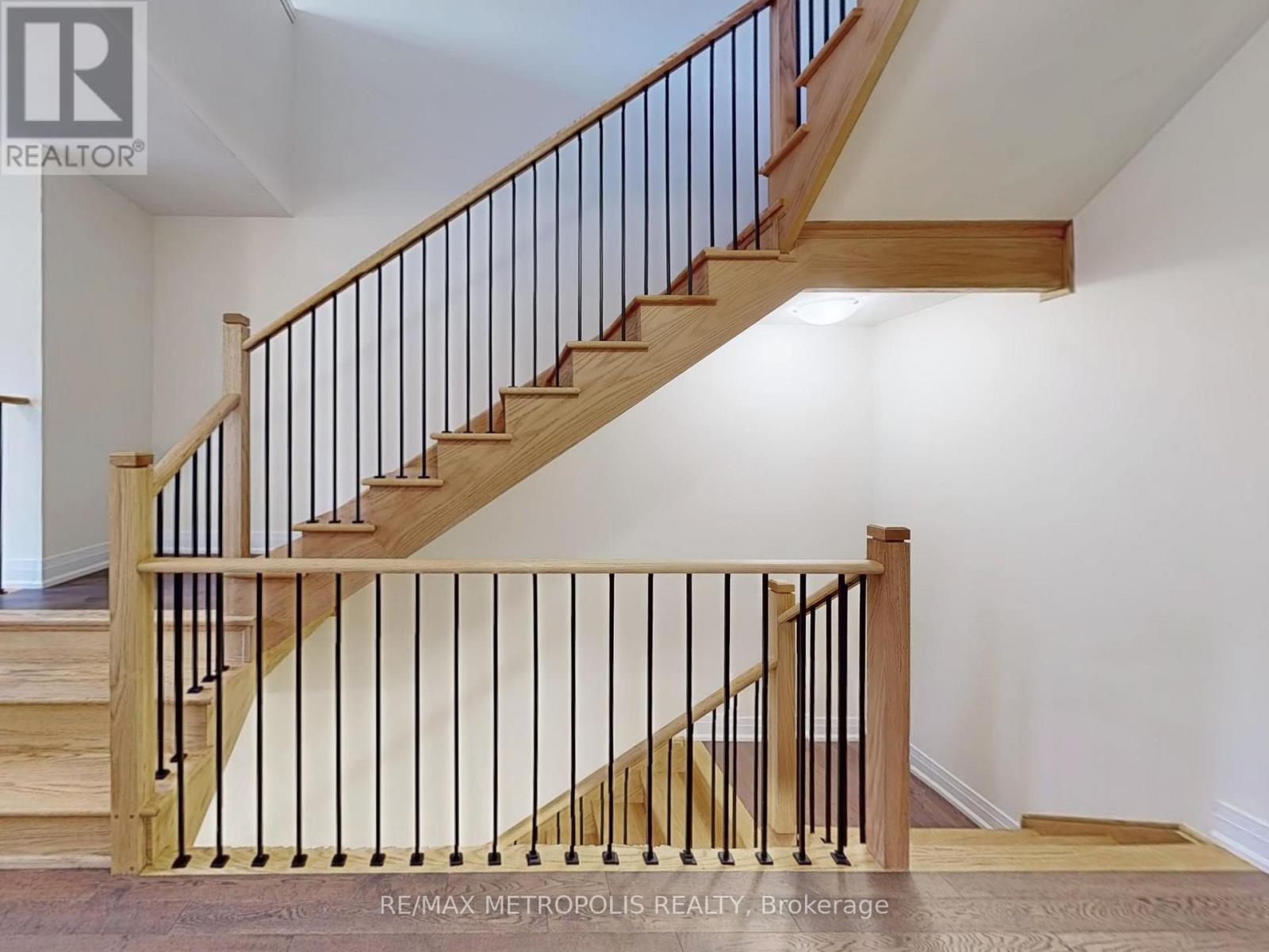 Main - 21 La Reine Avenue, Richmond Hill, Ontario  L4E 2Y8 - Photo 15 - N12428773