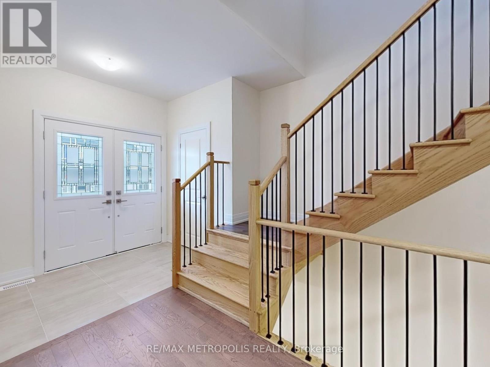 Main - 21 La Reine Avenue, Richmond Hill, Ontario  L4E 2Y8 - Photo 16 - N12428773