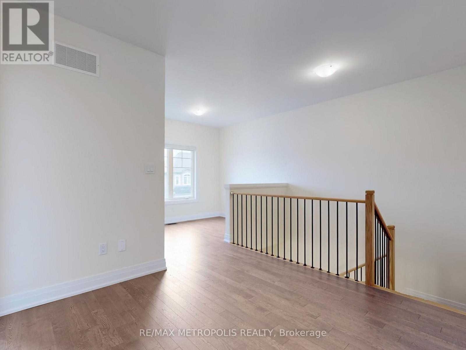 Main - 21 La Reine Avenue, Richmond Hill, Ontario  L4E 2Y8 - Photo 17 - N12428773