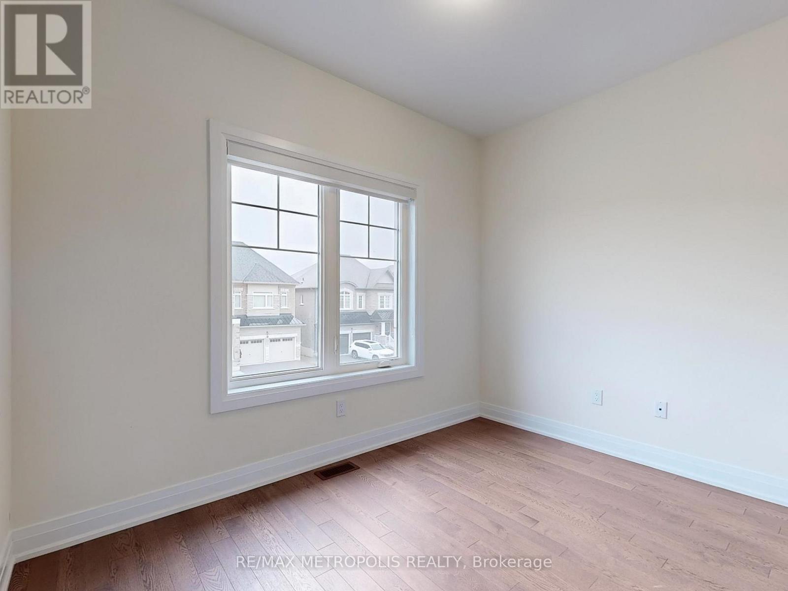 Main - 21 La Reine Avenue, Richmond Hill, Ontario  L4E 2Y8 - Photo 18 - N12428773