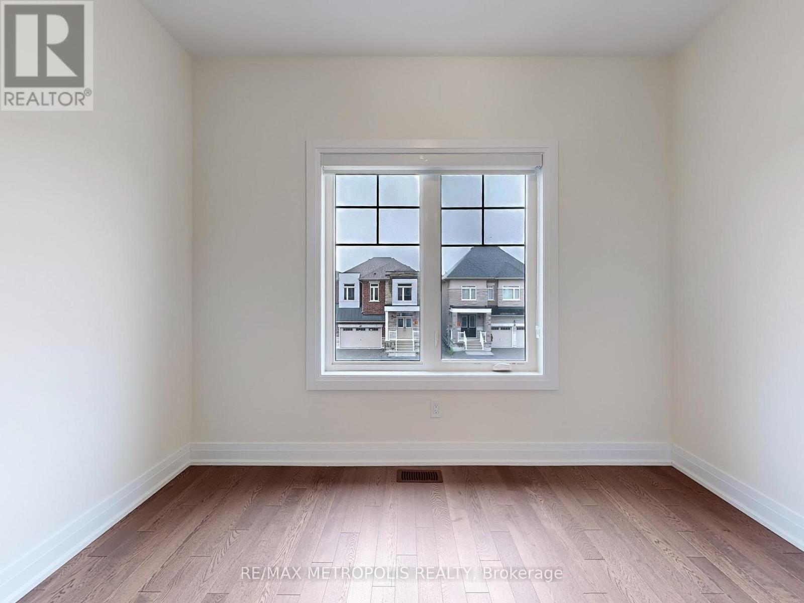 Main - 21 La Reine Avenue, Richmond Hill, Ontario  L4E 2Y8 - Photo 19 - N12428773
