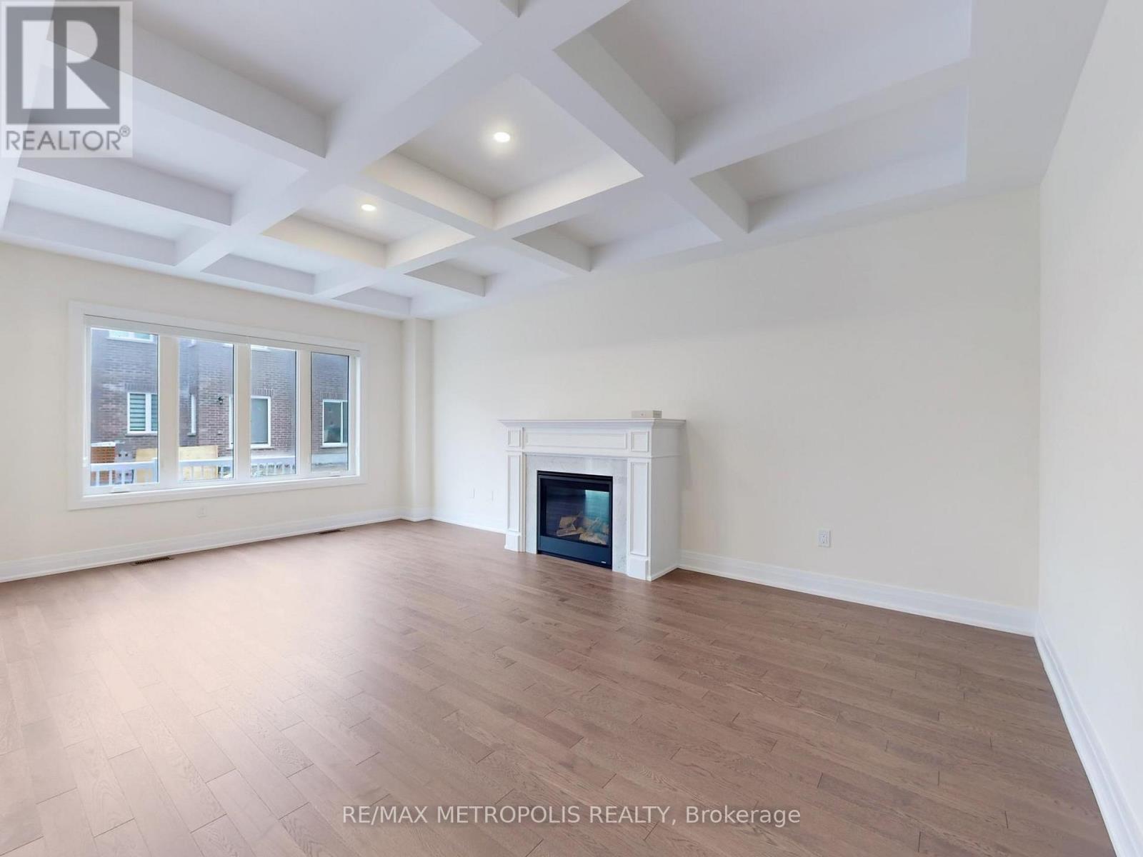 Main - 21 La Reine Avenue, Richmond Hill, Ontario  L4E 2Y8 - Photo 2 - N12428773
