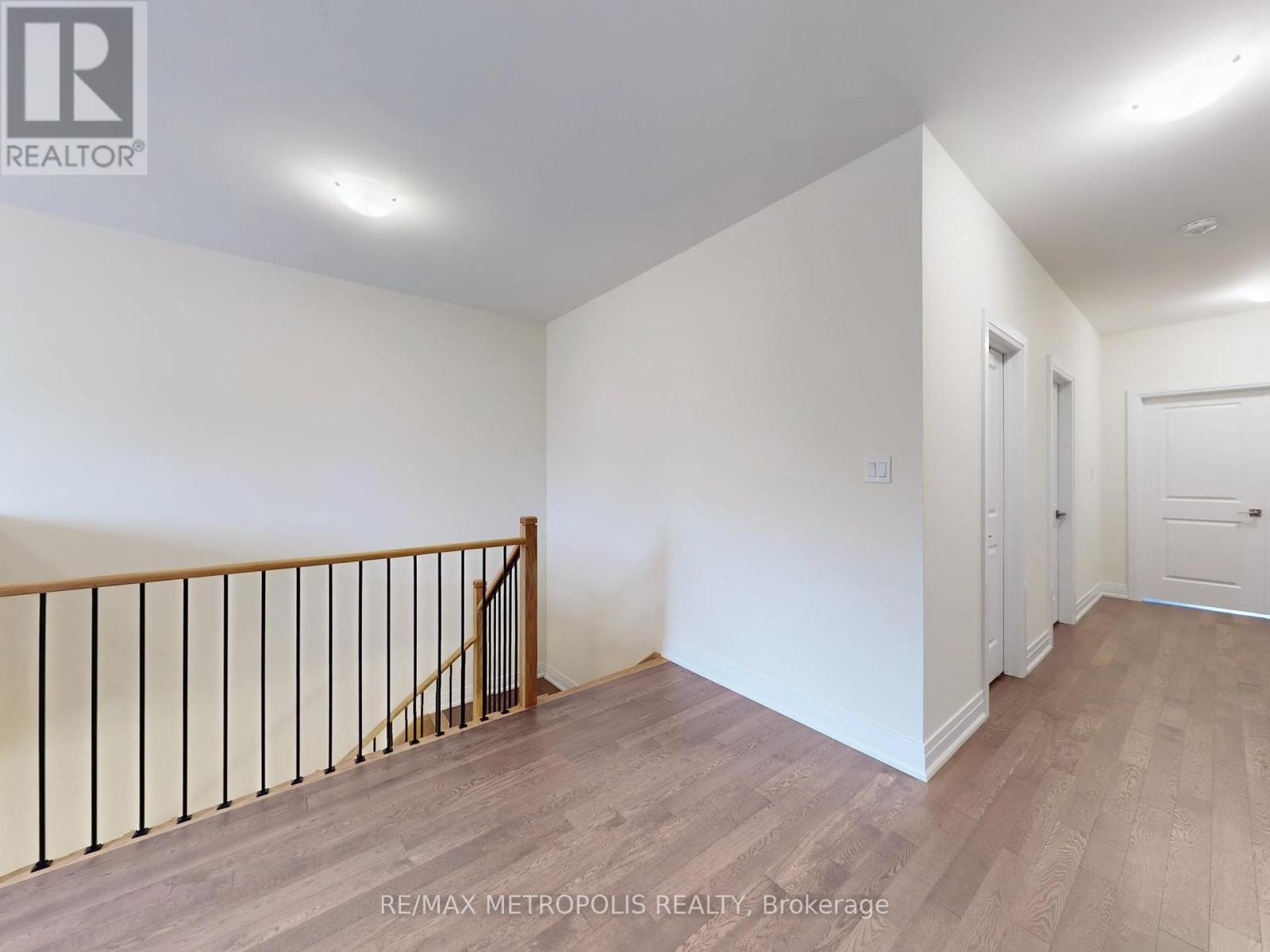 Main - 21 La Reine Avenue, Richmond Hill, Ontario  L4E 2Y8 - Photo 20 - N12428773