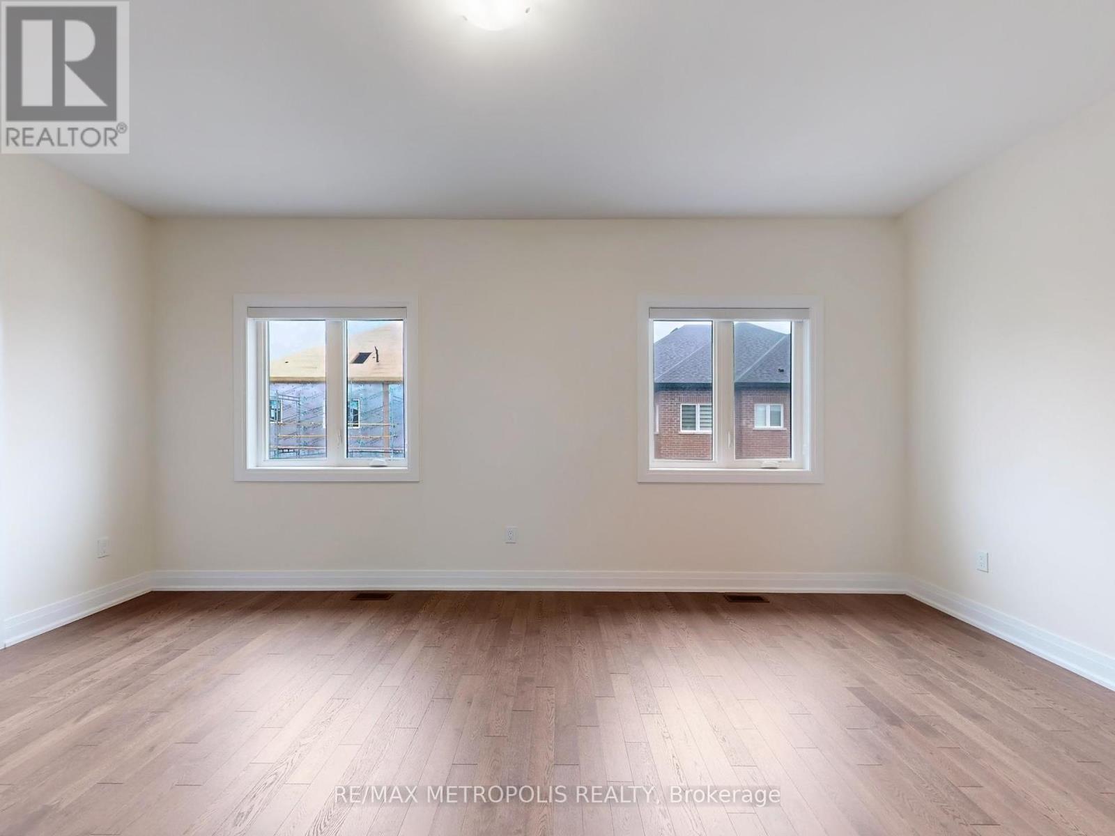 Main - 21 La Reine Avenue, Richmond Hill, Ontario  L4E 2Y8 - Photo 21 - N12428773