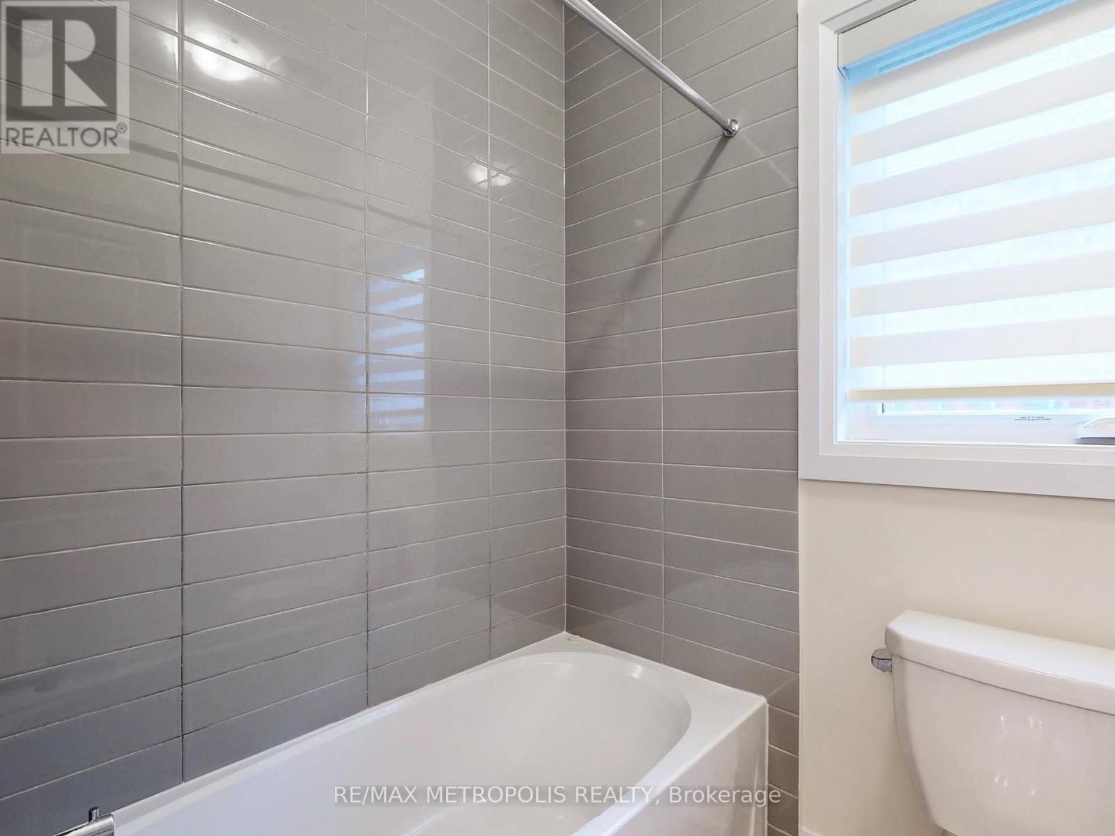 Main - 21 La Reine Avenue, Richmond Hill, Ontario  L4E 2Y8 - Photo 33 - N12428773
