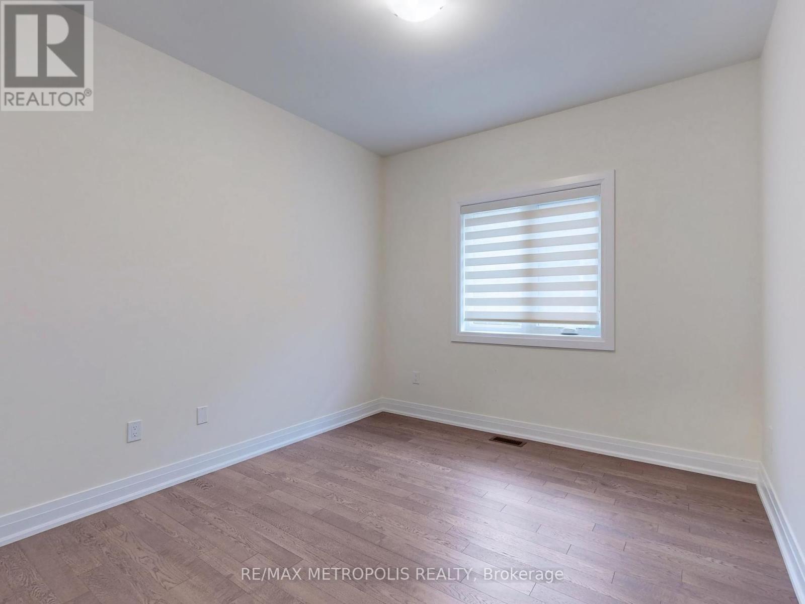 Main - 21 La Reine Avenue, Richmond Hill, Ontario  L4E 2Y8 - Photo 35 - N12428773
